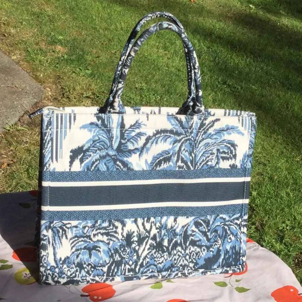 Tote bag travel bling farmer’s market chic Sunday brunch vacay pool spa festival